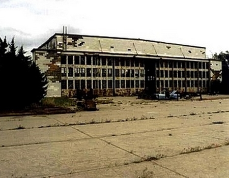 CFPNA : Dodge City Hangar . 1998.