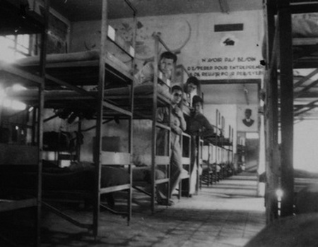 CFPNA: Camp Cazes - La Chambr&eacute;e - Coll° F Dronneau.