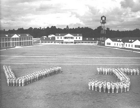 CFPNA: VJ Day - Hawthorne Field - Coll° G Girardet.